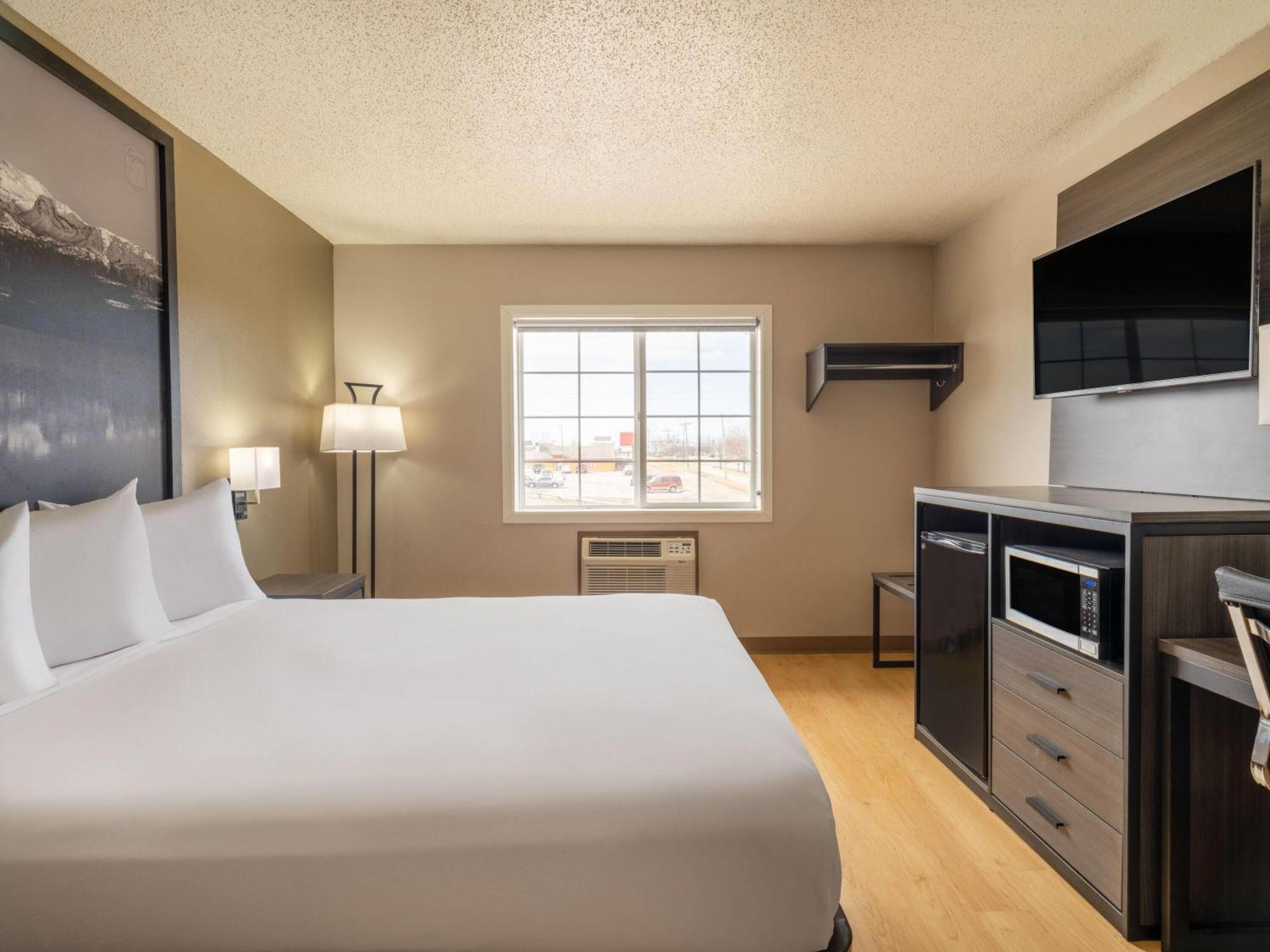 Super 8 By Wyndham Clinton Hotell Eksteriør bilde